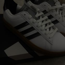 New adidas sambas. Unisex. Womens size 7 1/2 Men’s size 6