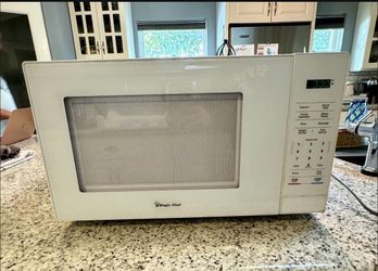 Magic Chef Microwave in Box EUC