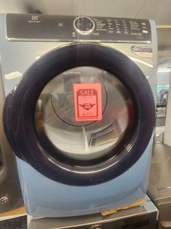 New Electrolux 400 Series Front Load Washer - 4.5 Cu. F