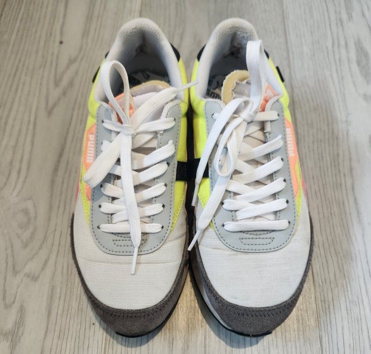 Puma's Womens Sneakers Size 7