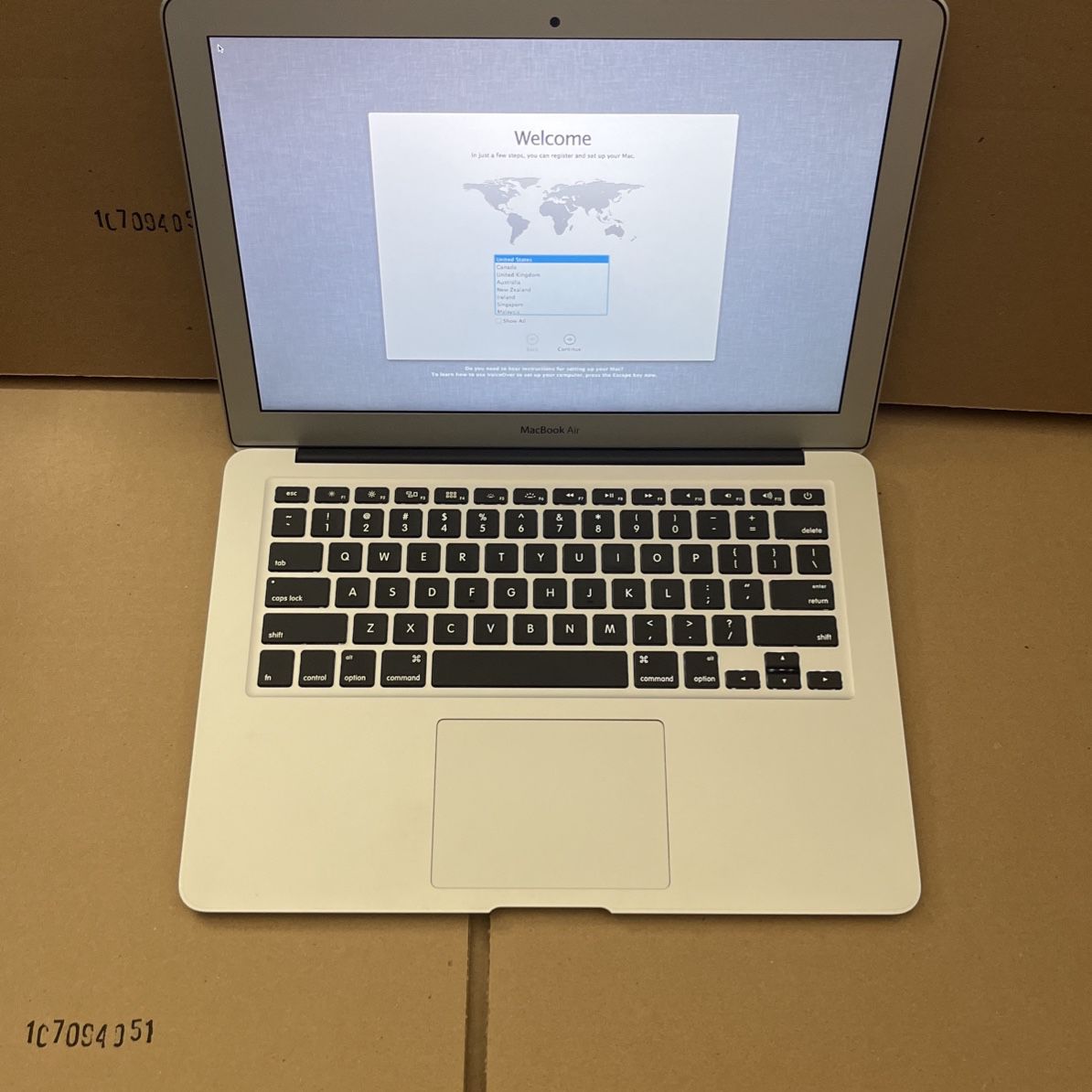 MacBook Air  2013 13” i5 1.3GHz  4GB 121GB