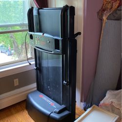 Weslo Cadence SL20 Treadmill for Sale in Methuen MA OfferUp