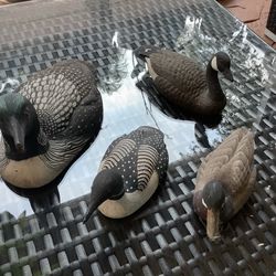 DUCK FAMILY SET OF 4  HANDPAINTED