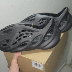 Yeezy Foam Runner
