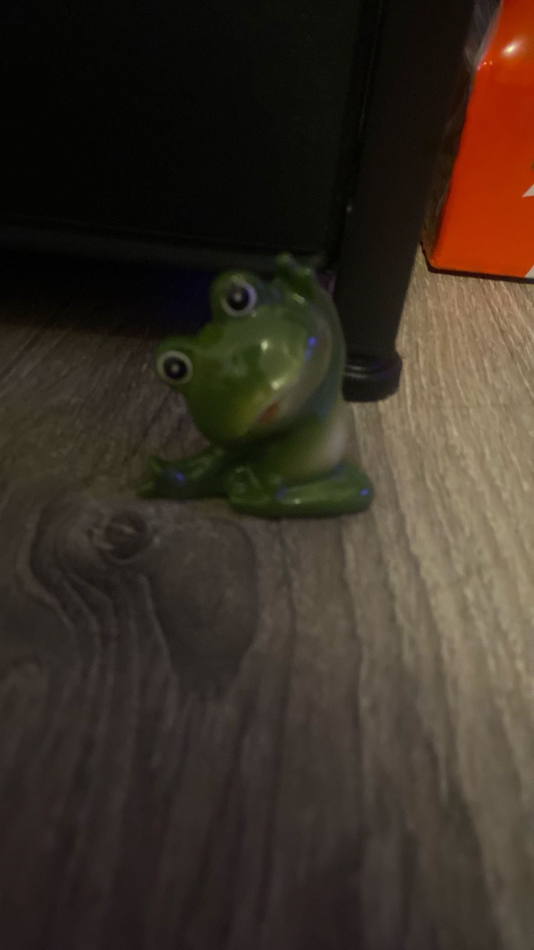 little frog figures
