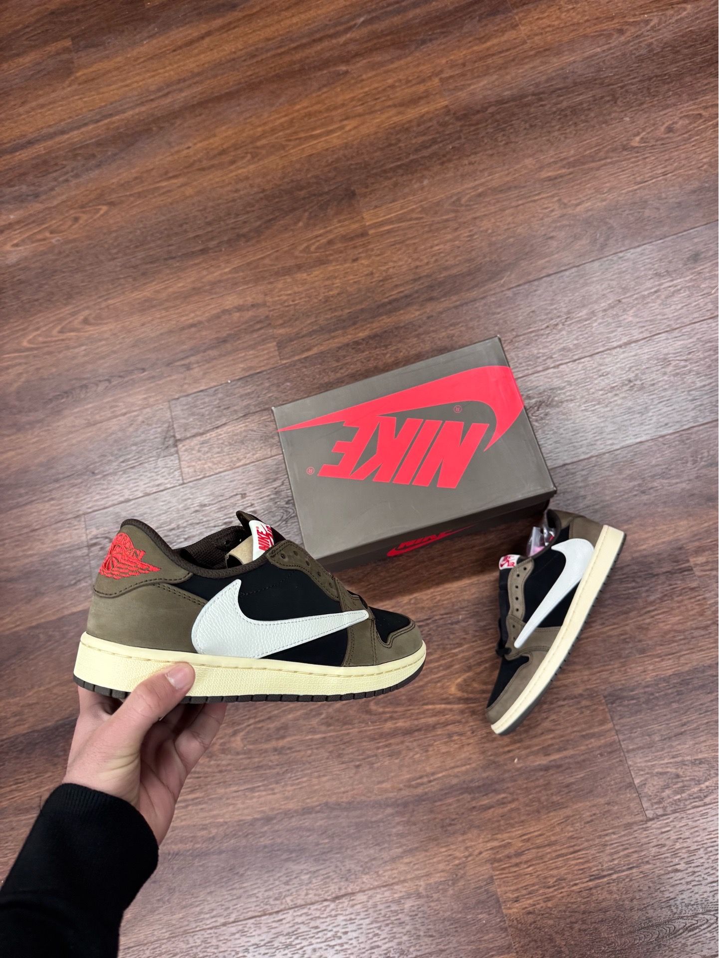 Aj1 Nike Air jordan 1 low travis Scott Dark Mocha Size 7,7.5,8,8.5,9,