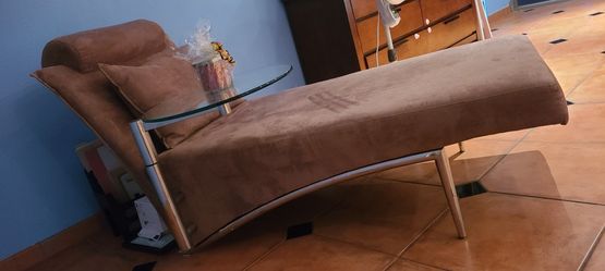 Lounging Chair With Movable Laptop Table