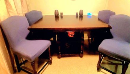 Pub Style Table With 6 Chairs And Leaf