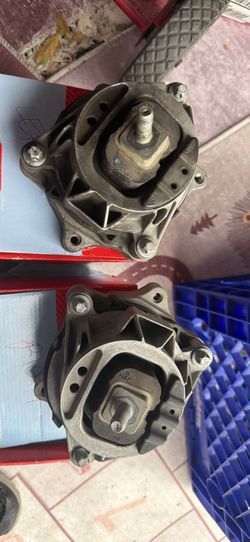 BMW Engine Motor Mounts Pair