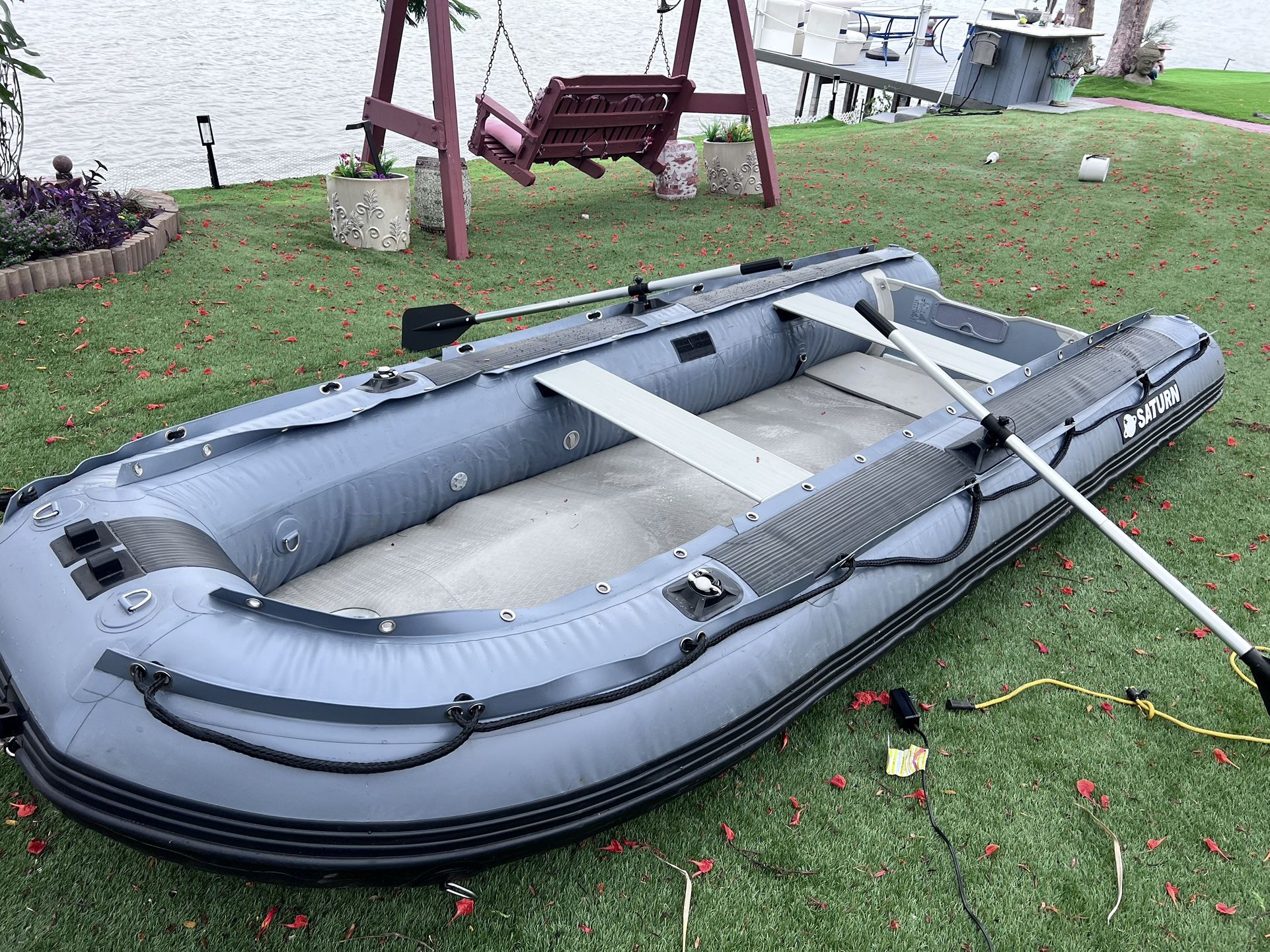 Saturn 12.5 inflatable boat