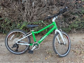Used Woom 4 20 inch bike