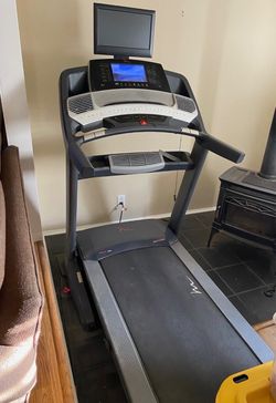 Free motion 890 tread mill