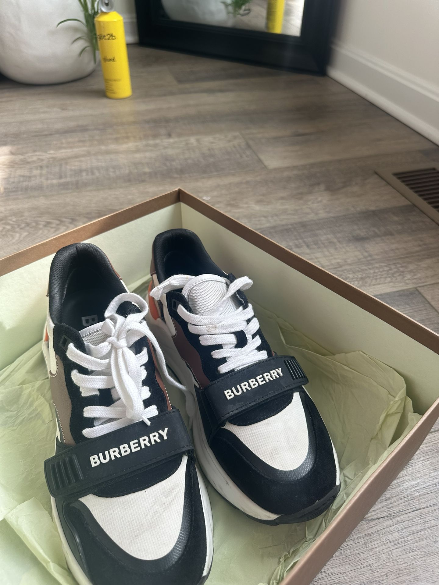 Men’s Burberry Shoes Size 9