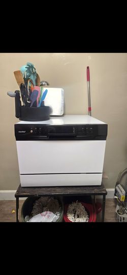 Countertop size portable dishwasher lavatrastes