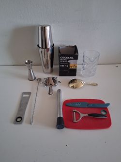 All for Only 40 dollars.
Kit for Bartender New.
Shaker Koriko (japanese....the best in the world).
Incredible deal.