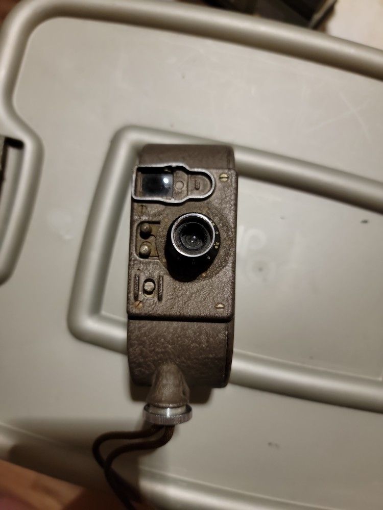 Make Offer For 1930s Bell & Howell Wind Up Camera