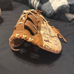 easton first baseman softball glove 