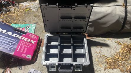Heavy Duty Impact-Resistant Toolbox/Caja De Herramientas Resistente A Impactos Y De Alta Resistencia