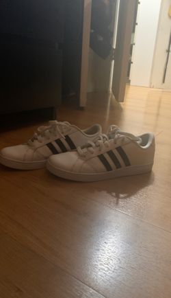 Womens addidas white size 51/2