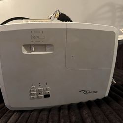 Optoma Projector With Ceiling Mount & 120” Screen