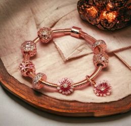 Ladies Beautiful Pink Daisy Charm Bracelet On Rose Gold