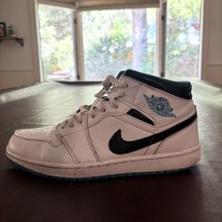 Air Jordan 1 Mid ‘Laser Blue’