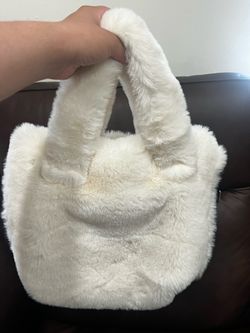 Zara White Faux Fur Shoulder Bag – Detachable Black Strap – Soft & Puffy