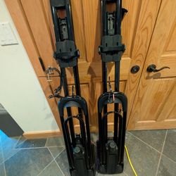 Set Of 2 Yakima HighRoad Rooftop Upright Bike Rack 