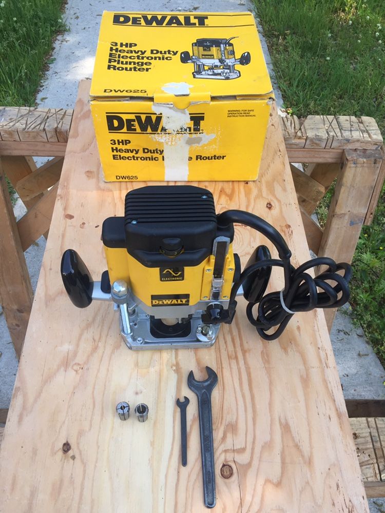 DeWalt 3HP Heavy Duty Electronic Plunge Routee