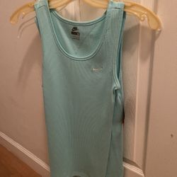 WOMENS NIKE TANK SIZE SMALL