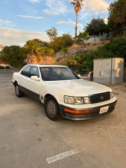 Lexus LS400 White 4-Door Sedan