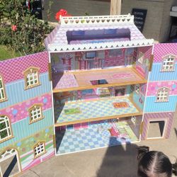 Doll House 
