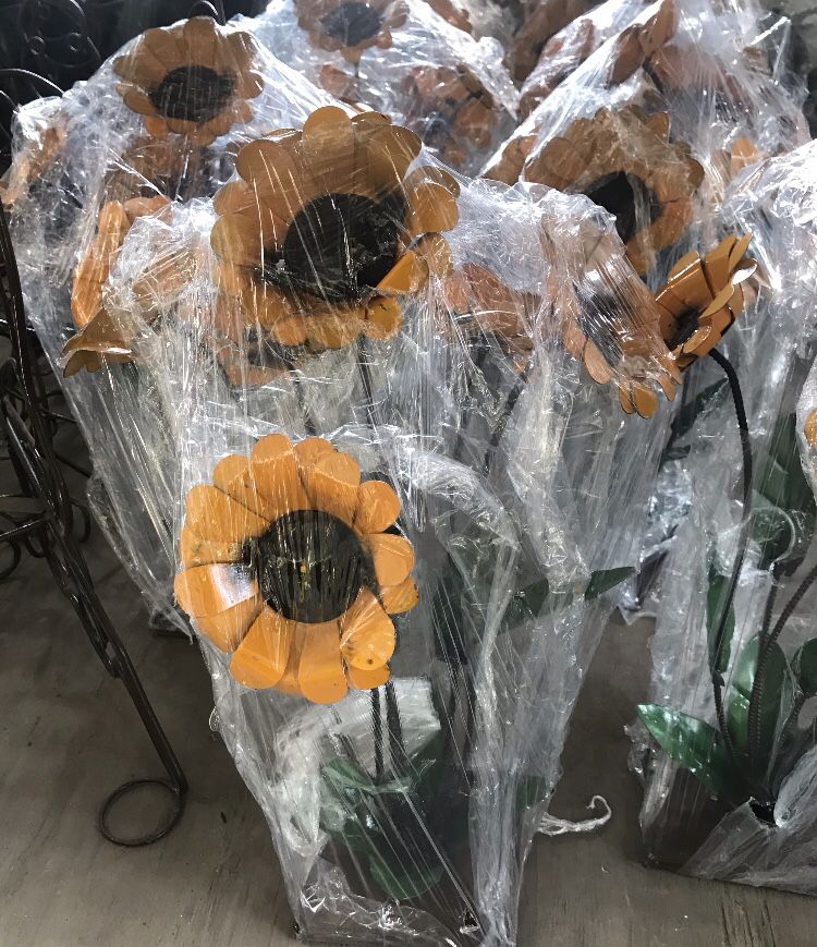 Beautiful 6 Sunflowers metal art $39 ea.