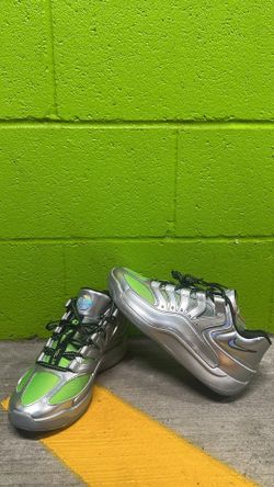 KD 18 EYBL SIZE 8 SILVER GREEN