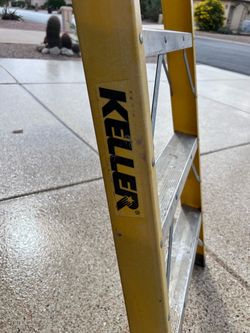 8’ Keller Fiberglass Step Ladder