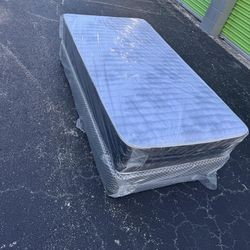 NEW TWIN SIZE SET MATTRESS AND BOX SPR+ING-2pcs