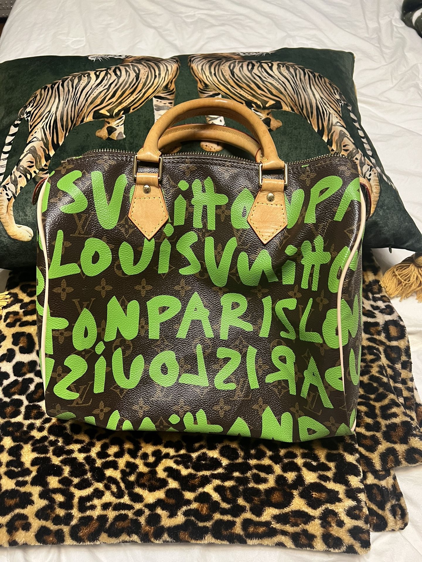 Louis Vuitton Speedy Graffiti 30