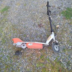 E. 200. Razor. For Parts Or Fix It. Back Wheel