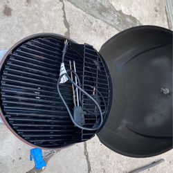Char-broil Mini Grill Fully Functional And Does The Job Great When In Use.