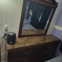 Vanity Dresser With Mirror 