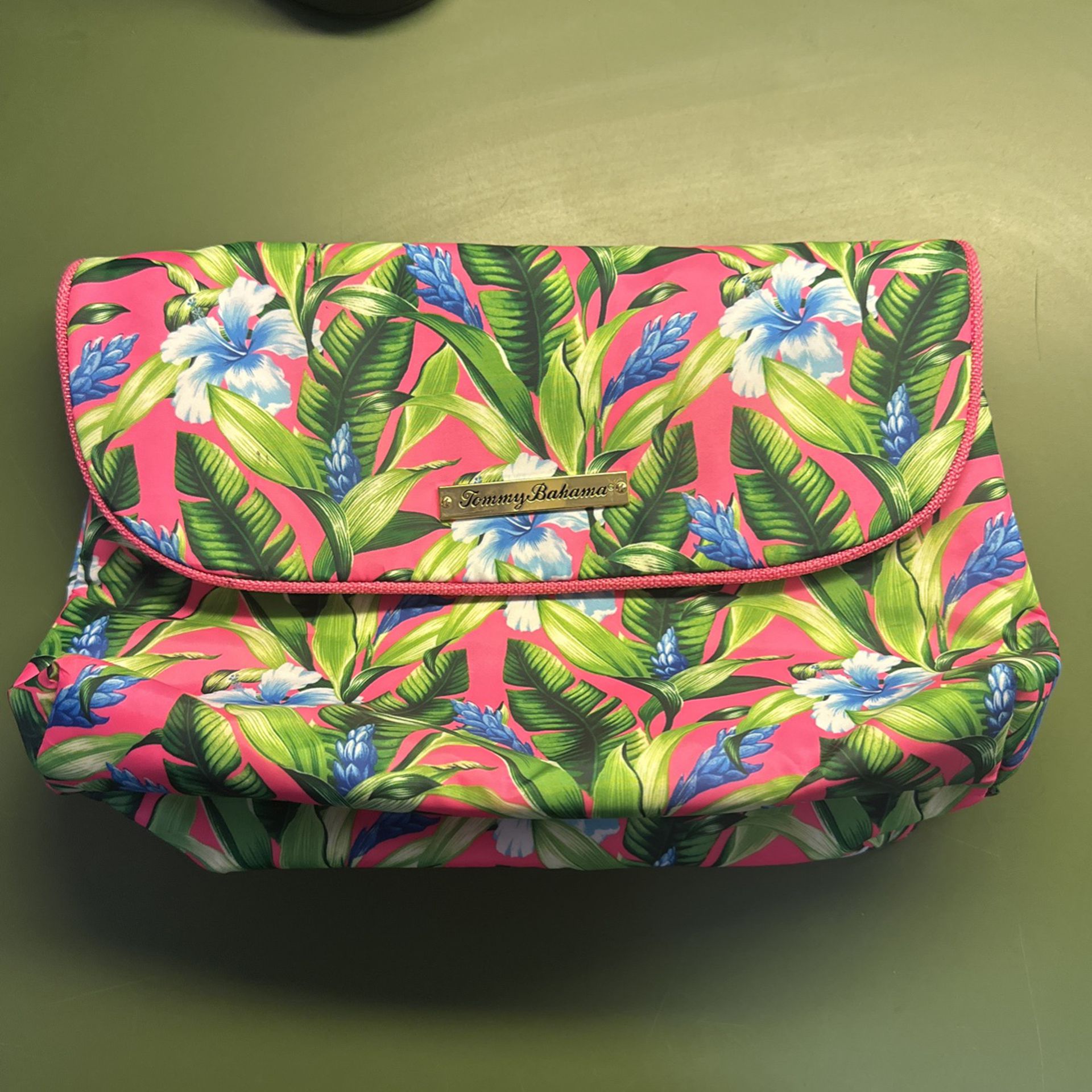 TRINA TURK Makeup Bag Cosmetic Travel Case for Sale in Brooklyn, NY -  OfferUp