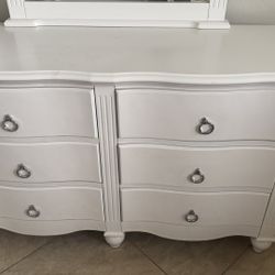 Beautiful All White Dresser with Mirror 