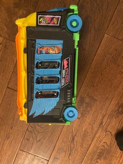 Hot Wheels Tony Hawk World Tour Skate Truck with 9 skates