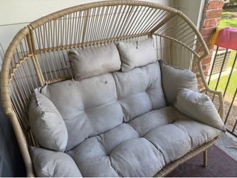 Wicker Patio Sofa/Egg Chair