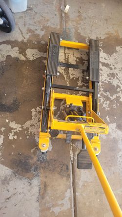 Motorcycle lift