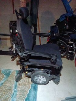 Quantum Edge Electric wheelchair