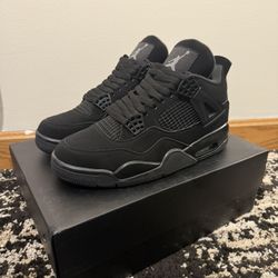 Black Cat Jordan 4 