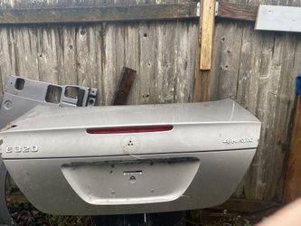 Mercedes E320 Trunk Lid