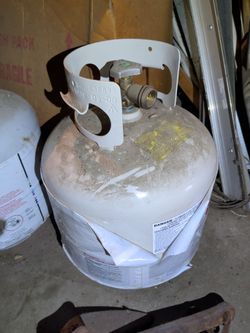 2 20 lb Propane Tank with Valve