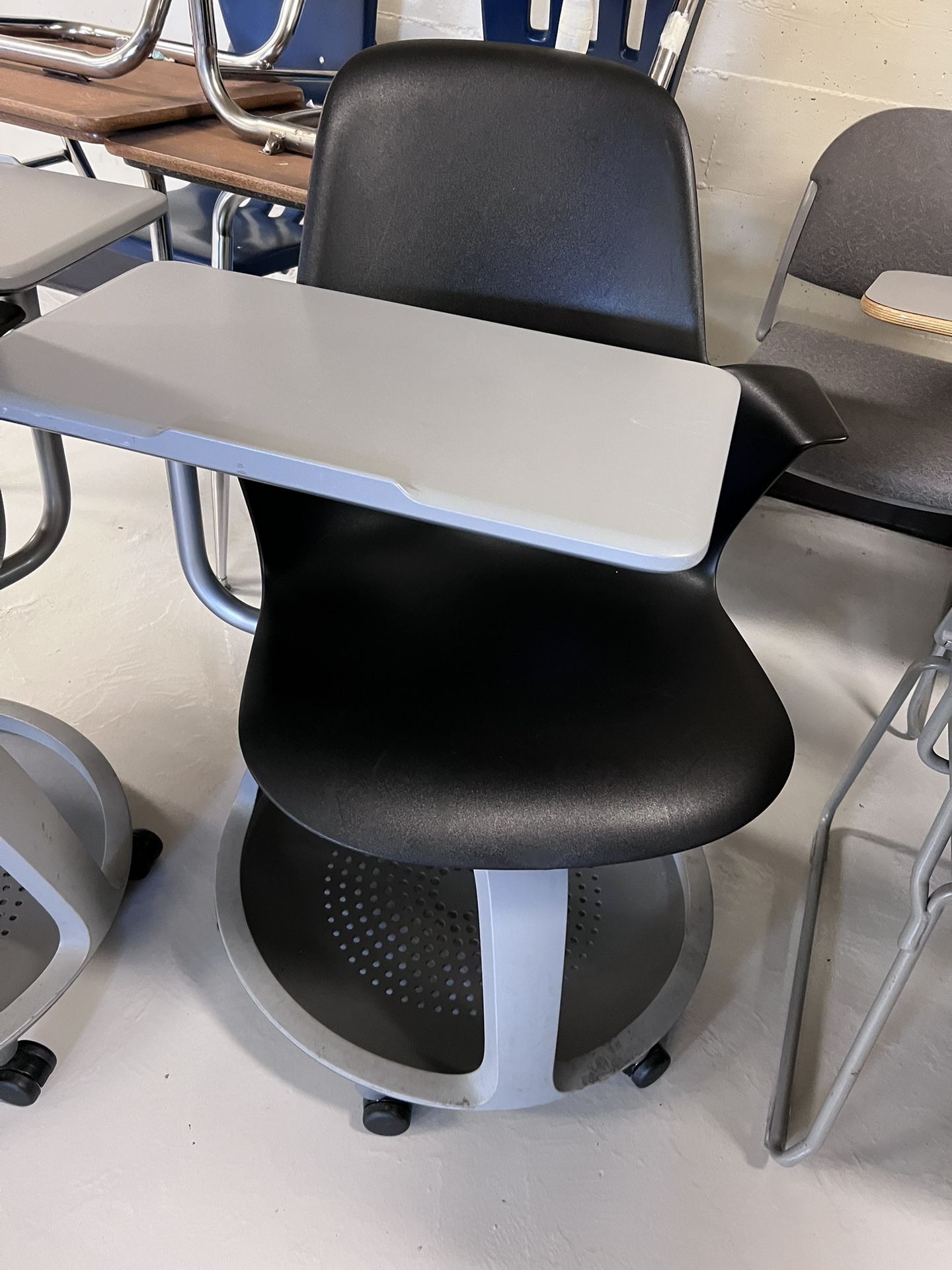 Steelcase Node chair (desk and chair)- Great Condition